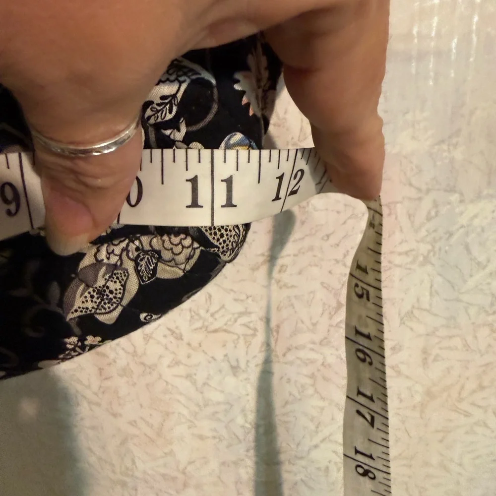 Vera Bradley Vintage Black & White Flower ( Holland Garden) Pattern Shoulder Bag